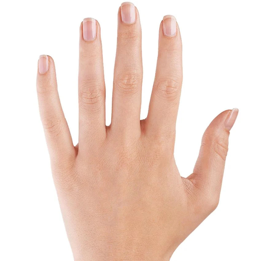 Diamond shown on a hand
